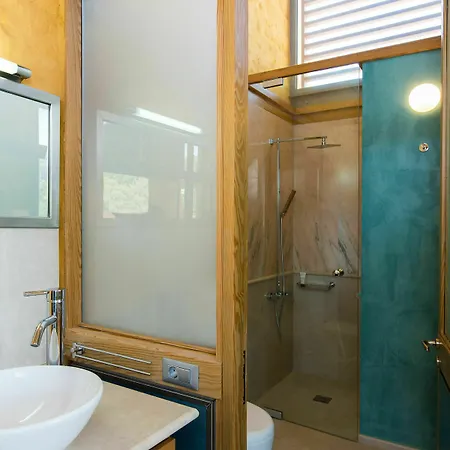 Eleni's Serenity - Discovering Sapphire Harmonies Villa Ravdhoúkha